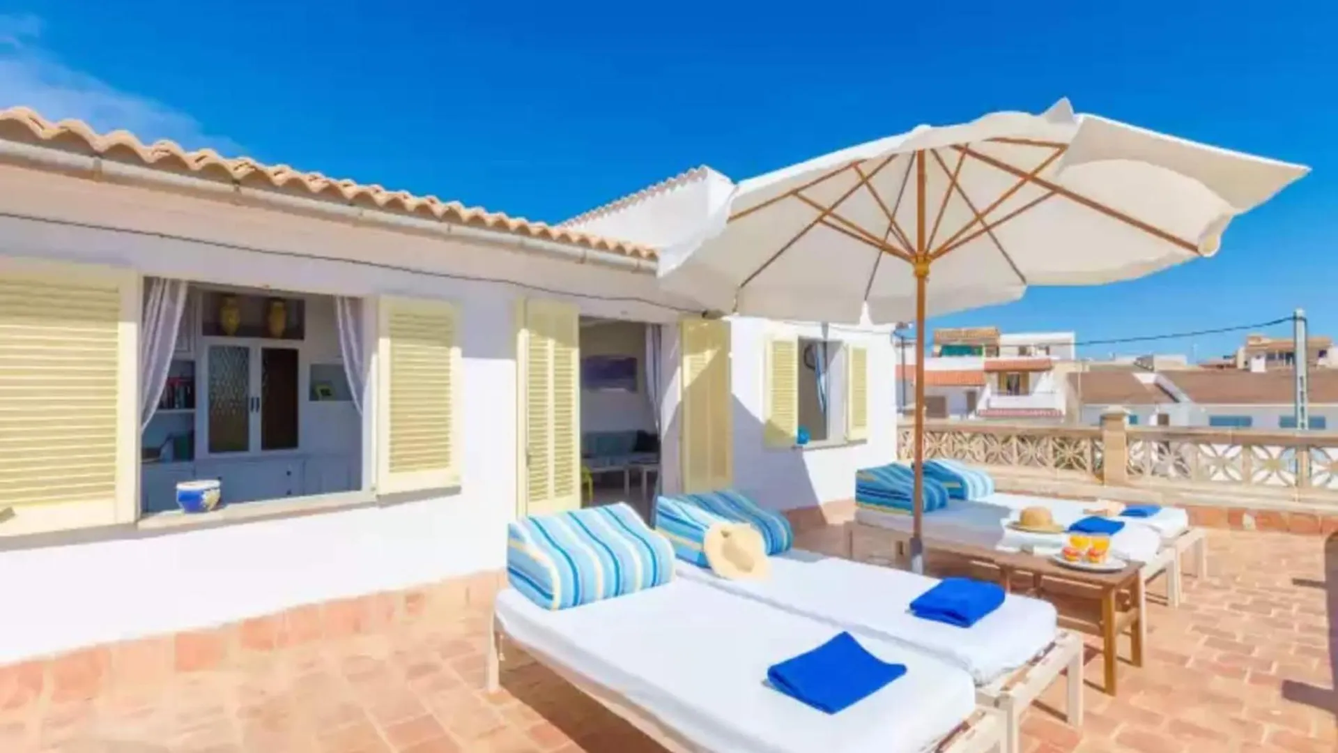 Chalet Lovely Holiday Home With Sea-View S'Illot